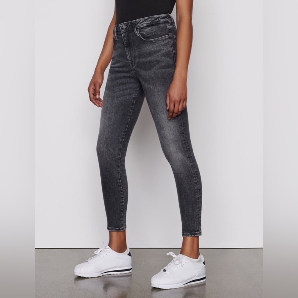 FRAME Le One Skinny Jeans in Hughes Washed Black 1 / 23-28